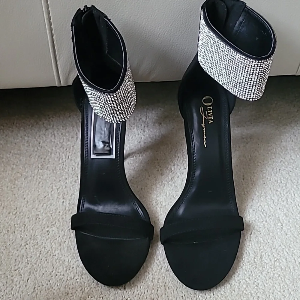 Shoes - Picture 3 of 4